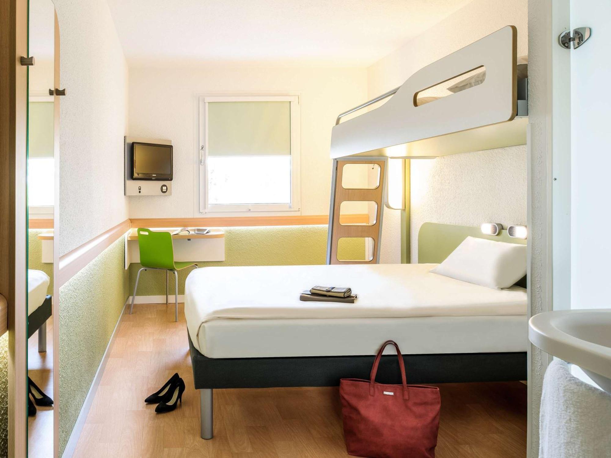 Ibis Budget Bilbao Аригориага Екстериор снимка